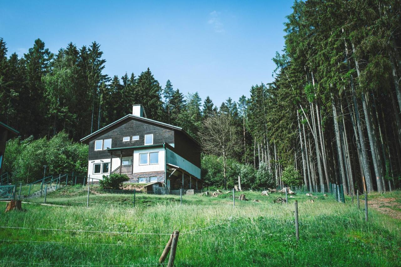 Retro Hotel Pod Zvicinou Bílá Třemešná Exterior foto